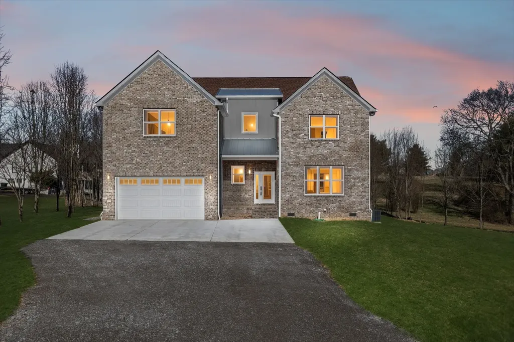 1054 Nichols Cir, E Gallatin TN 37066