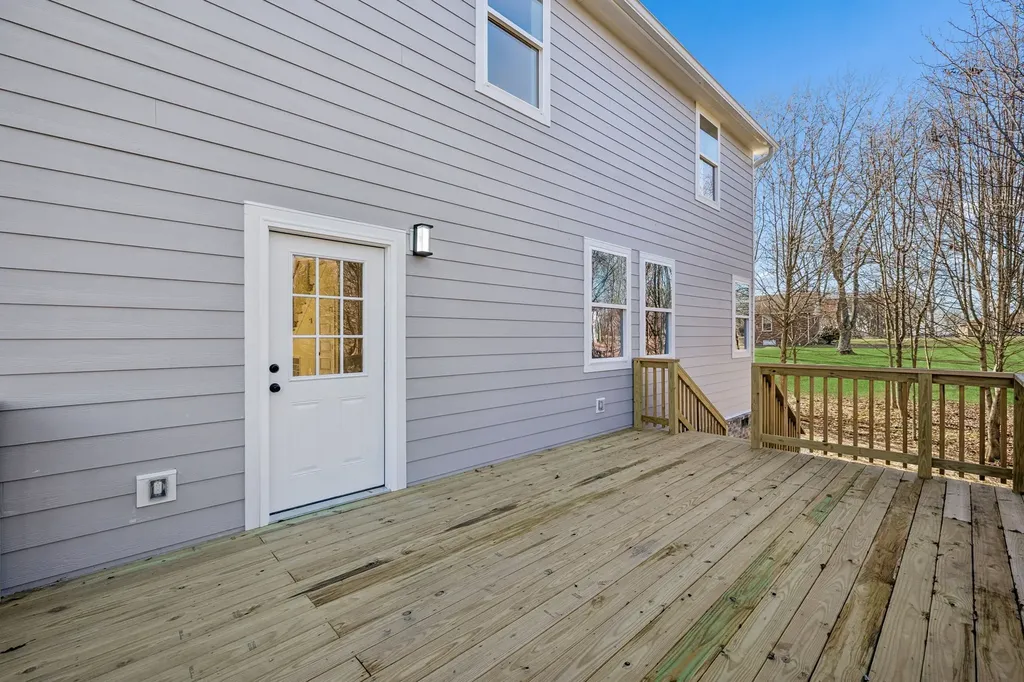 1054 Nichols Cir, E Gallatin TN 37066