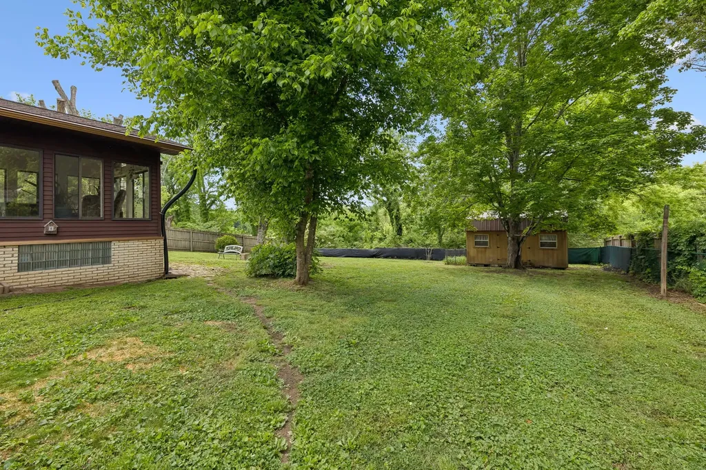 205 Riverside Dr, N Carthage TN 37030