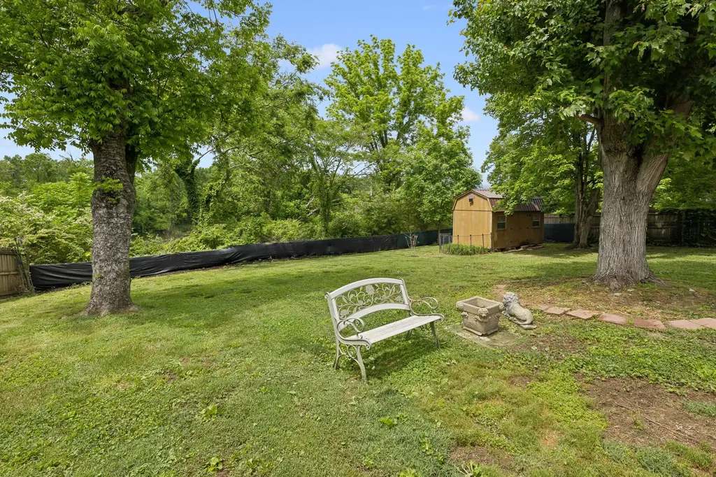 205 Riverside Dr, N Carthage TN 37030