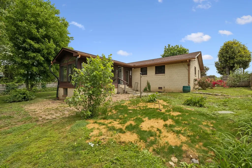 205 Riverside Dr, N Carthage TN 37030