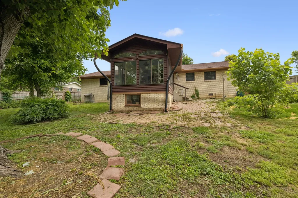 205 Riverside Dr, N Carthage TN 37030