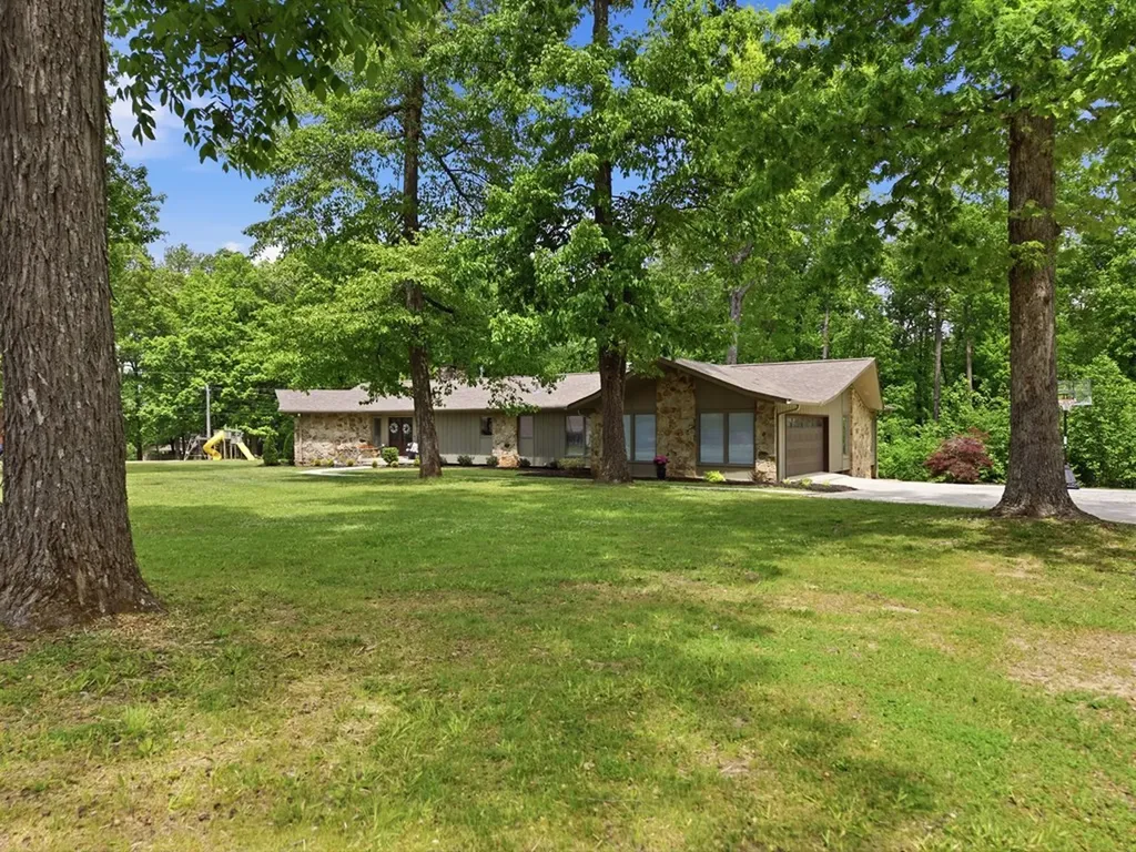 1123 Skyline Drive Sparta TN 38583