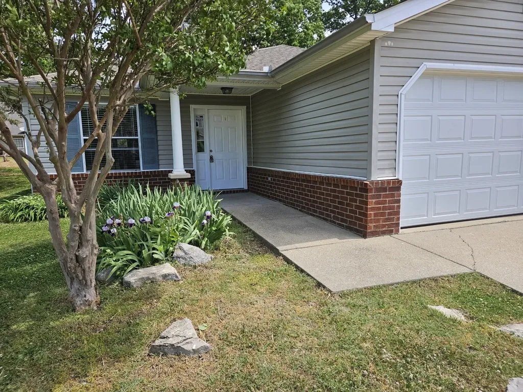 912 Seven Oaks Boulevard Smyrna TN 37167