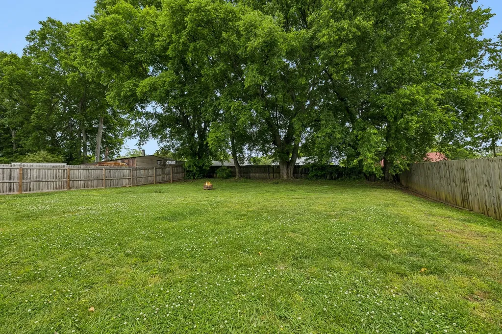 1921 Morris Avenue Columbia TN 38401