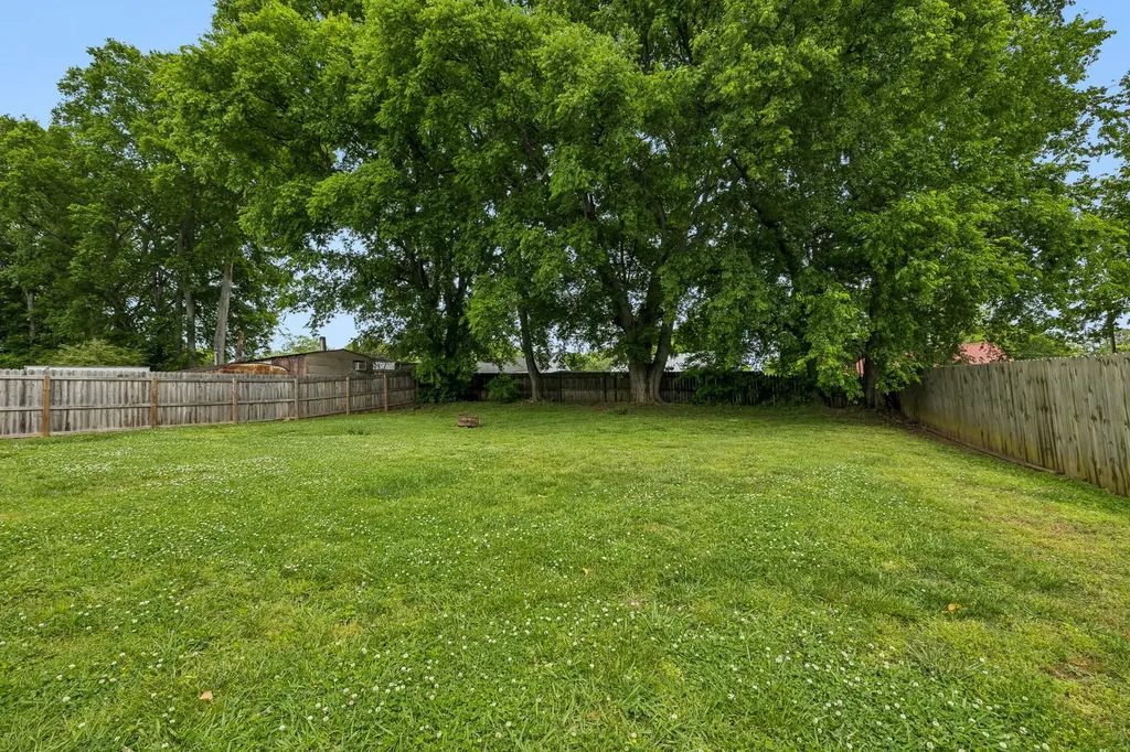 1921 Morris Avenue Columbia TN 38401