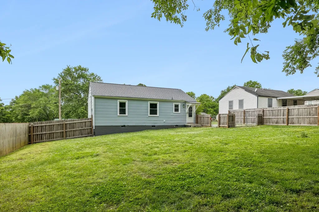 1921 Morris Avenue Columbia TN 38401