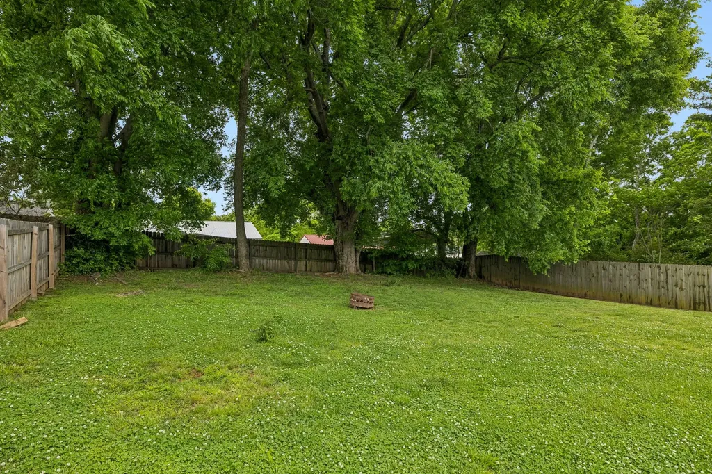 1921 Morris Avenue Columbia TN 38401
