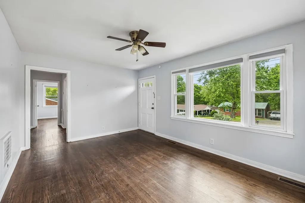 1921 Morris Avenue Columbia TN 38401