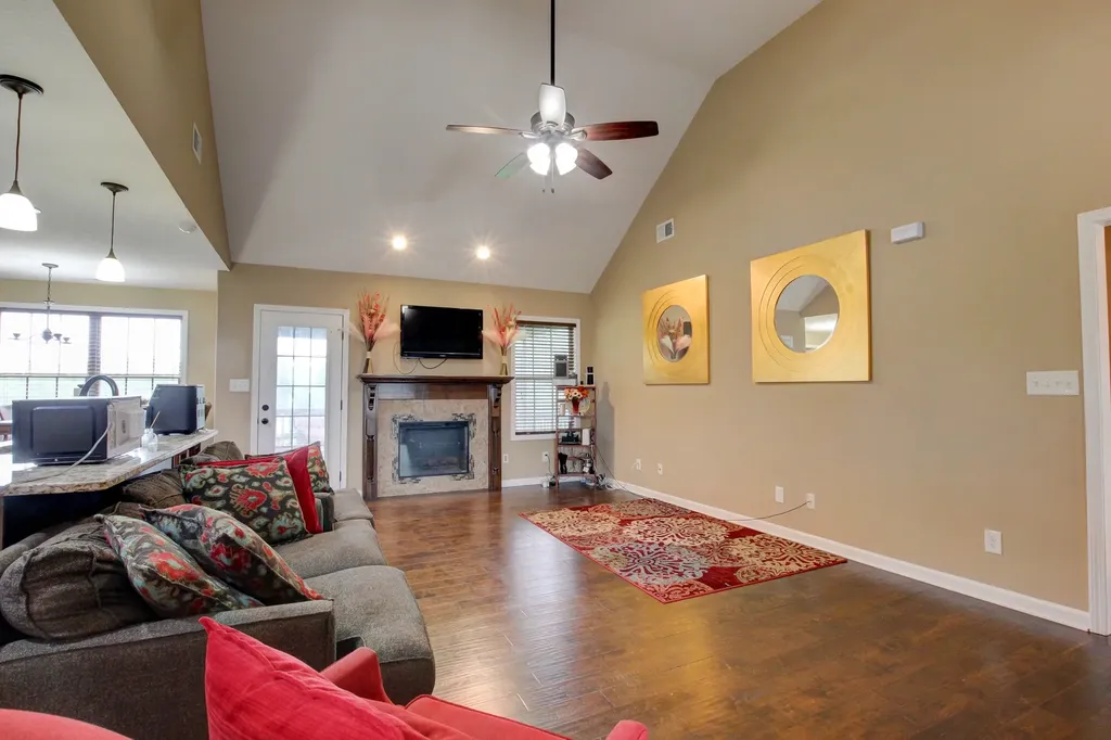2937 Mcmanus Circle Clarksville TN 37042