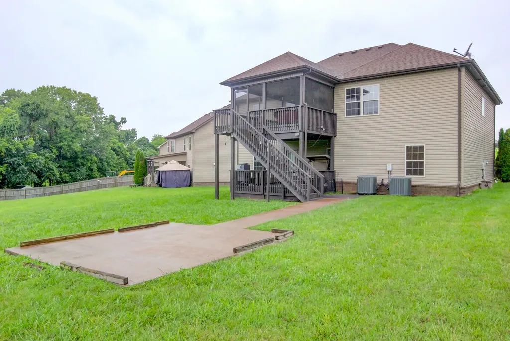 2937 Mcmanus Circle Clarksville TN 37042