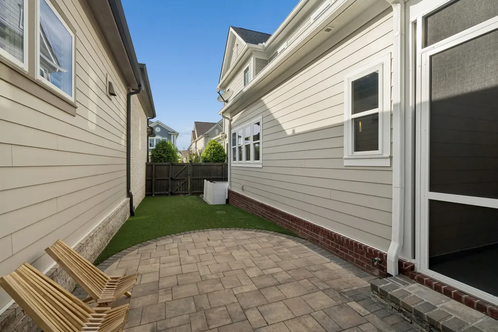 1214 Porter St, NW Franklin TN 37064