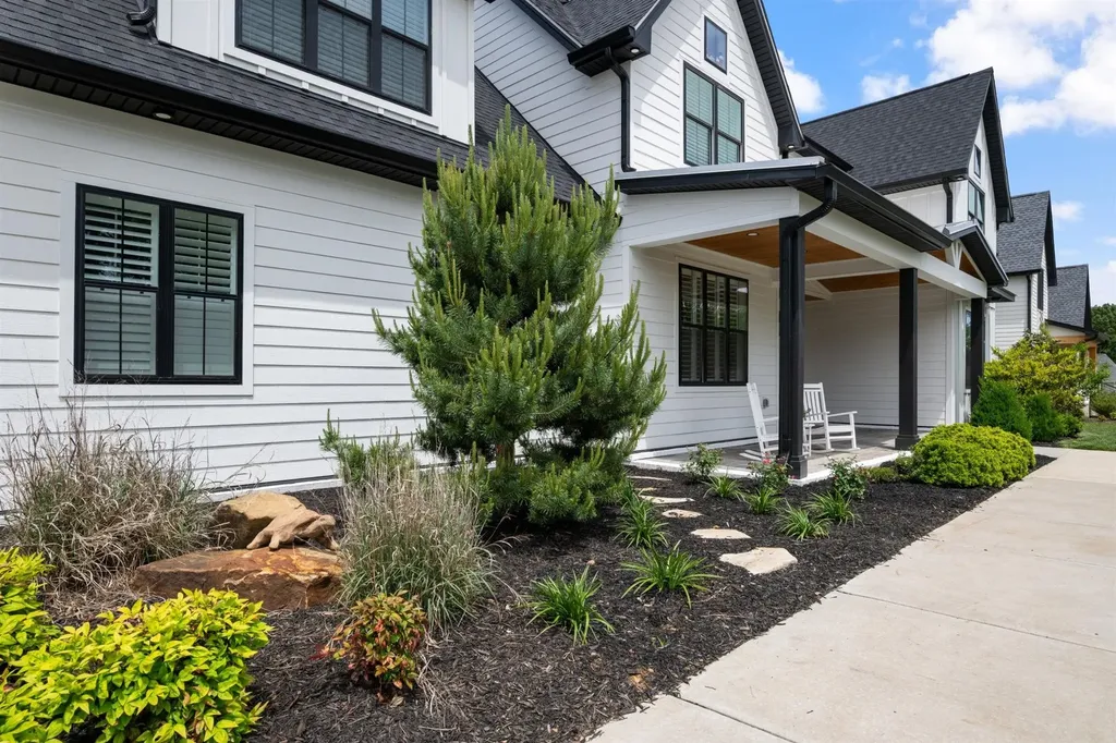 863 Shady Bluff Trail Clarksville TN 37043