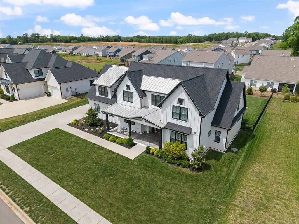 863 Shady Bluff Trail Clarksville TN 37043