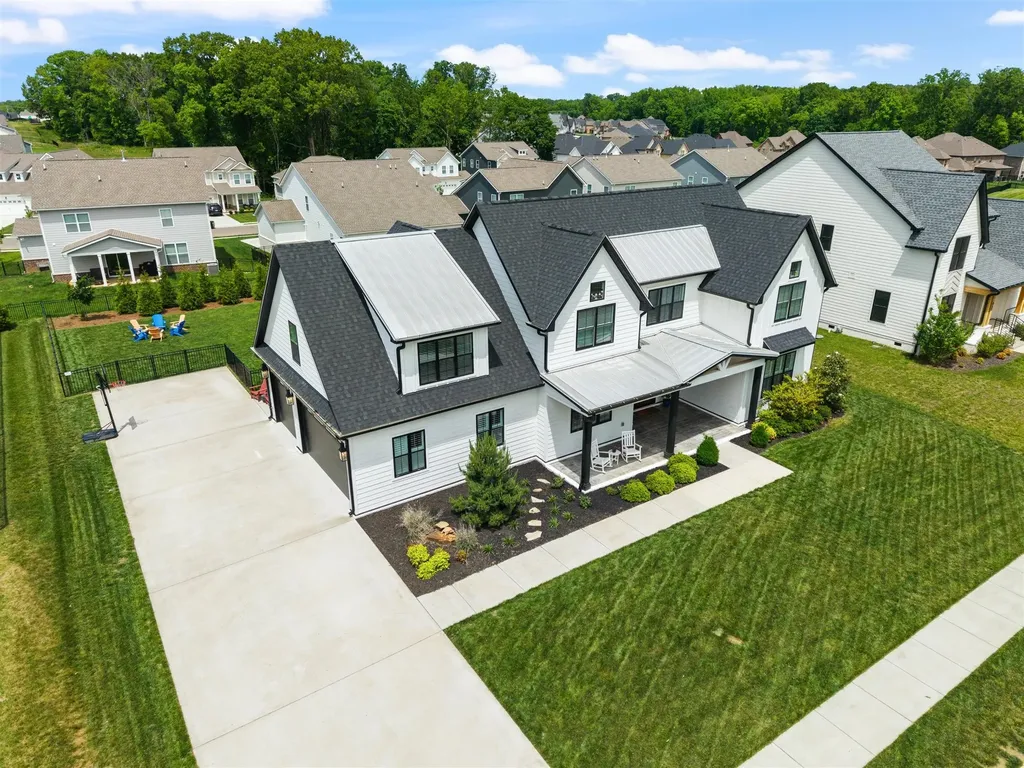 863 Shady Bluff Trail Clarksville TN 37043