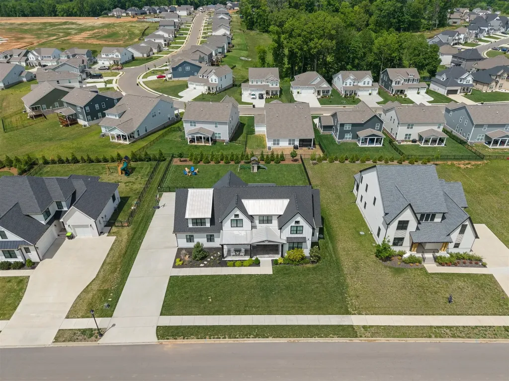 863 Shady Bluff Trail Clarksville TN 37043