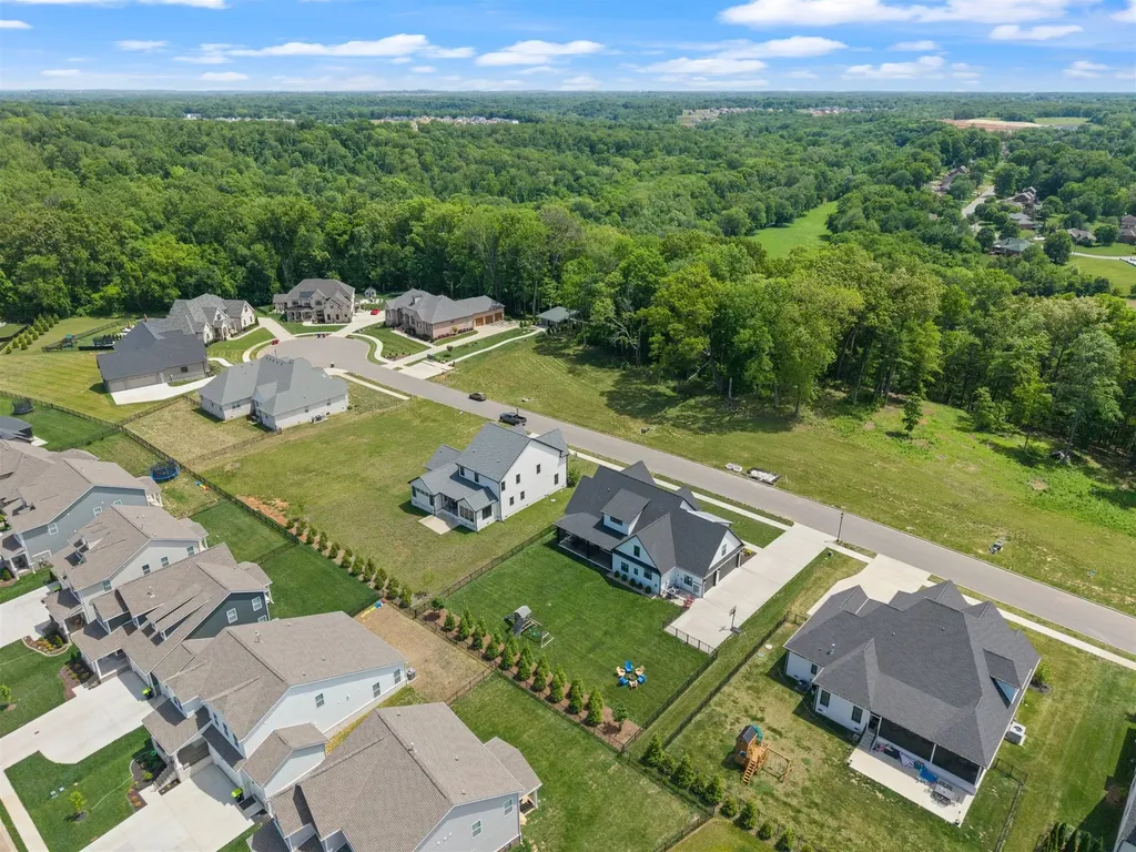 863 Shady Bluff Trail Clarksville TN 37043