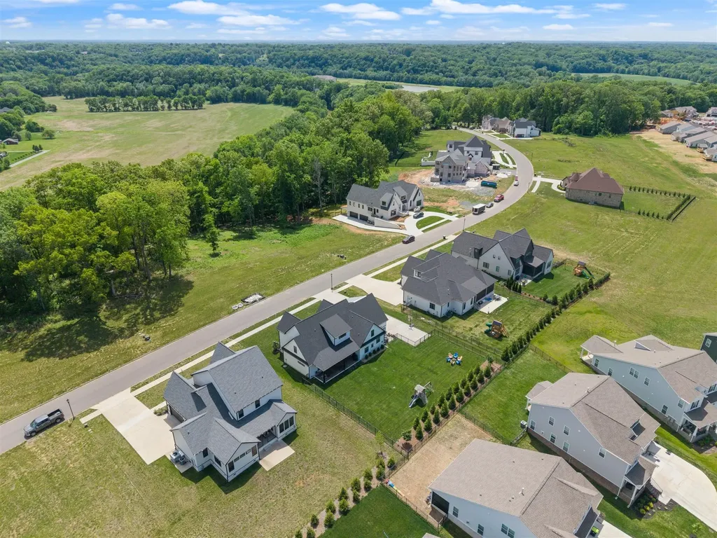 863 Shady Bluff Trail Clarksville TN 37043