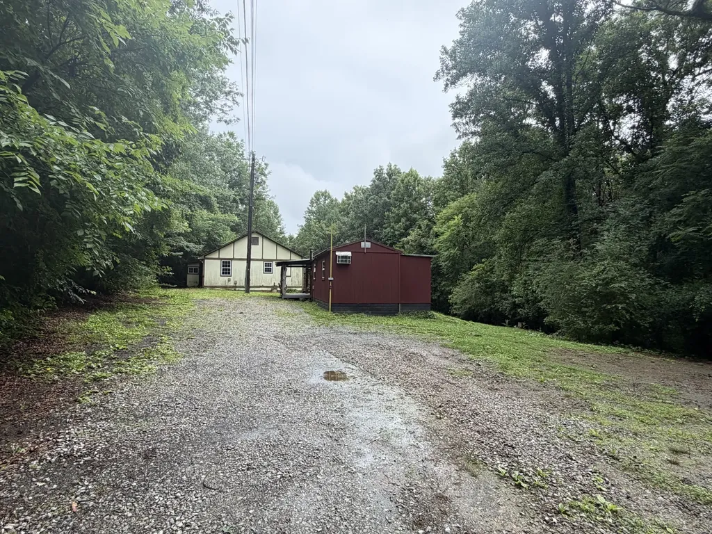 1366 Bandy Road Ashland City TN 37015