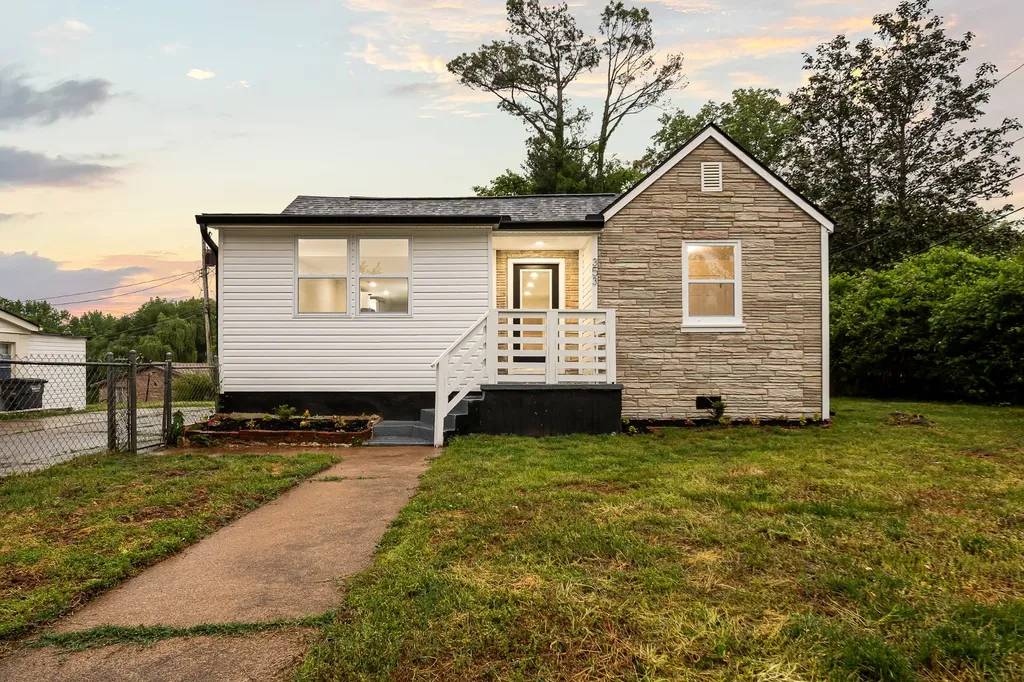 353 Hickory Heights Clarksville TN 37040