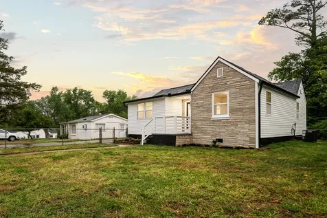 353 Hickory Heights Clarksville TN 37040