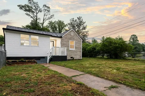 353 Hickory Heights Clarksville TN 37040
