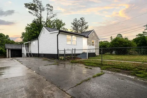 353 Hickory Heights Clarksville TN 37040