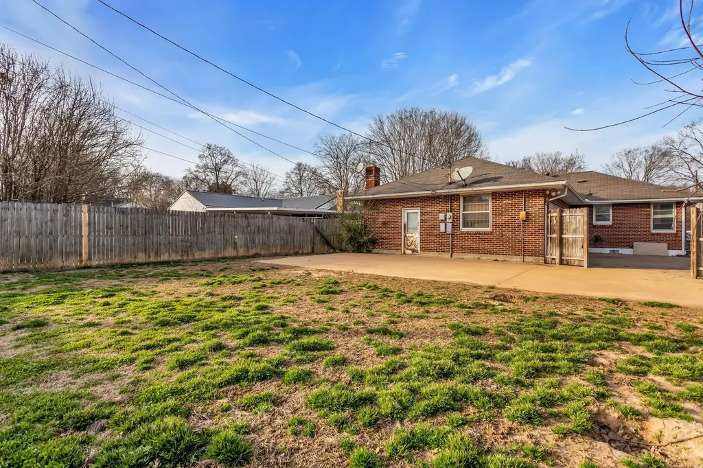 105 Lynn Drive Columbia TN 38401