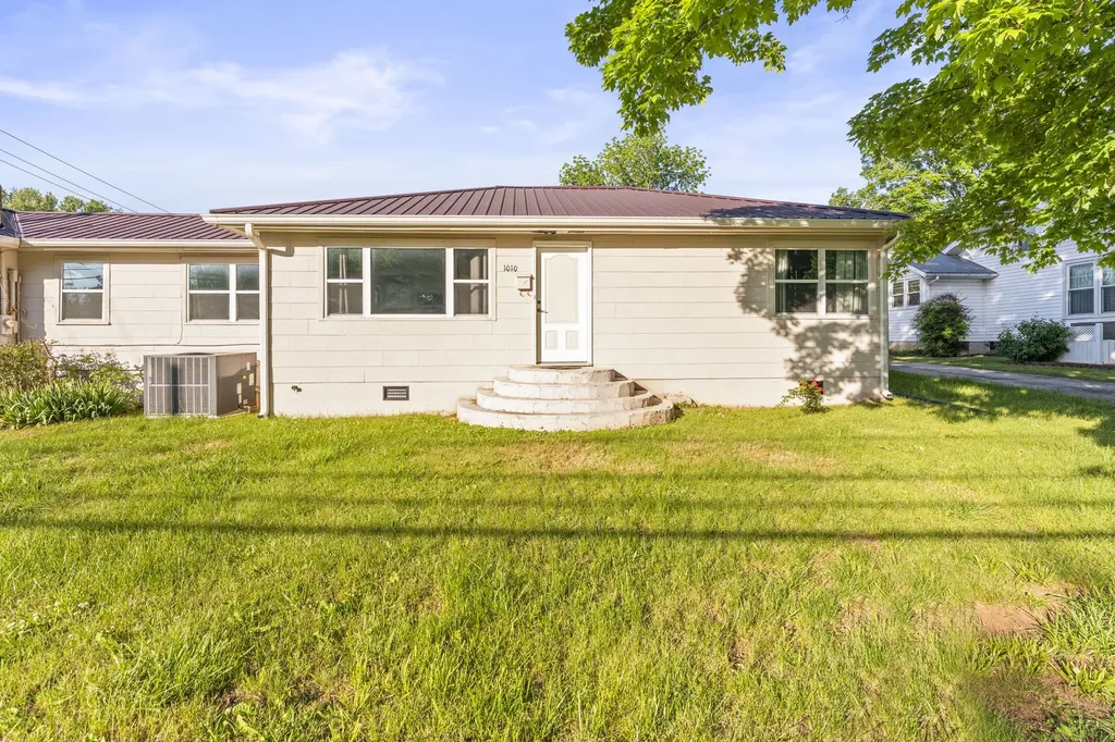 1010 N High Street Winchester TN 37398