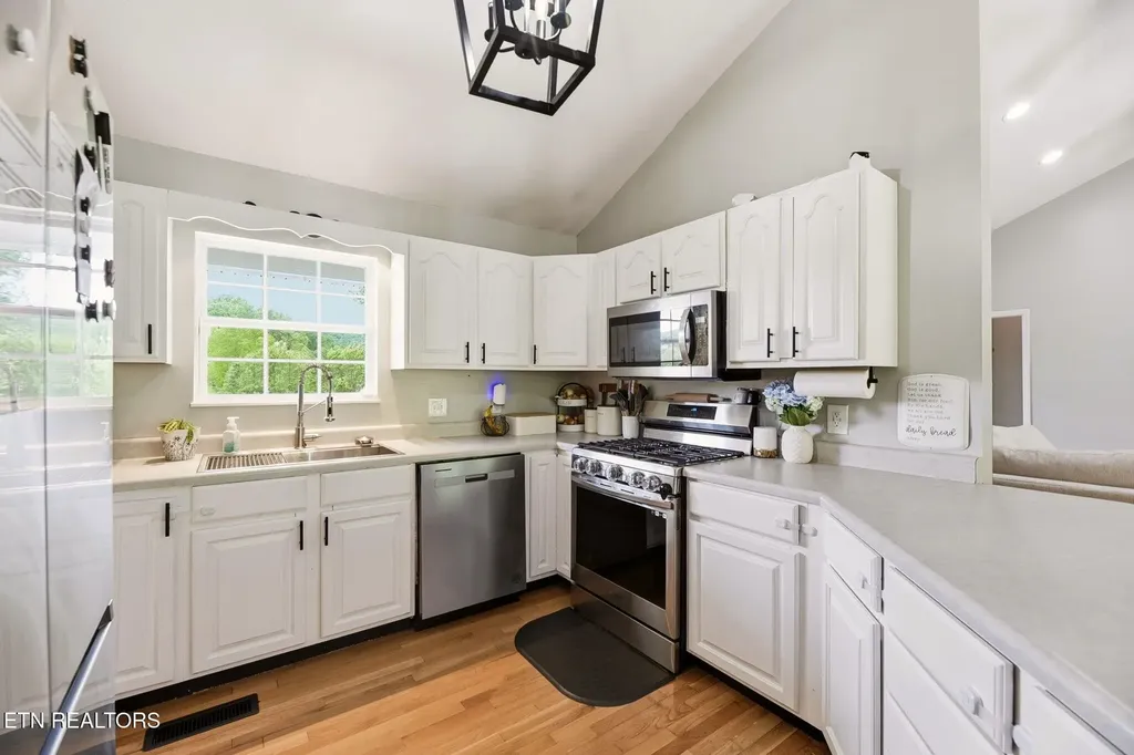 235 Raccoon Valley Road Maynardville TN 37807