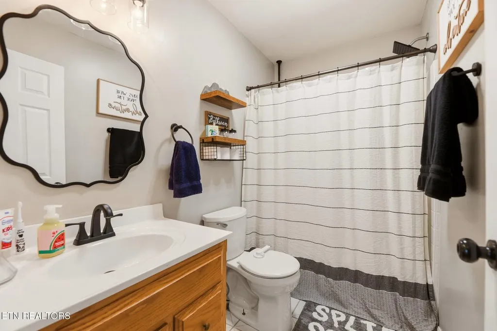 235 Raccoon Valley Road Maynardville TN 37807