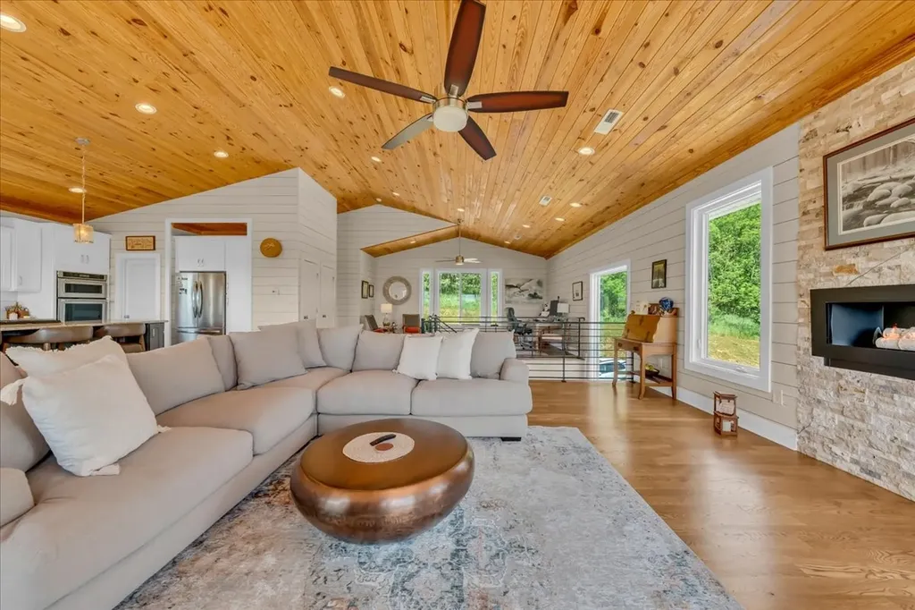132 Highbridge Drive Smithville TN 37166