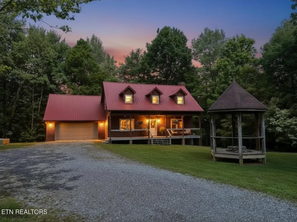 320 Reed Place Monterey TN 38574