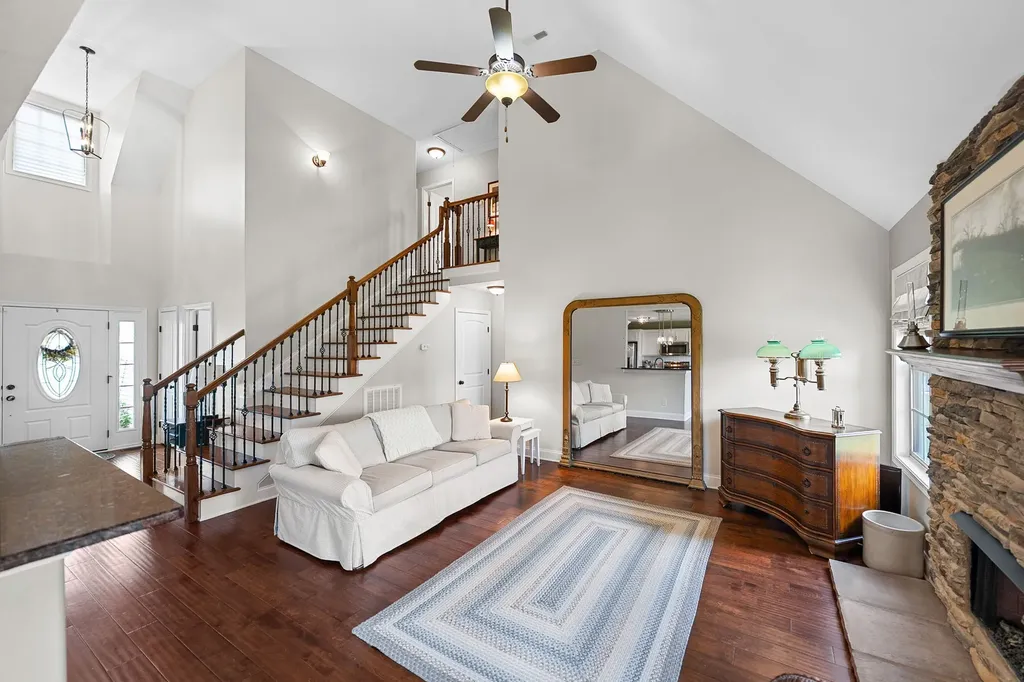 1141 Old Duke Drive Clarksville TN 37043