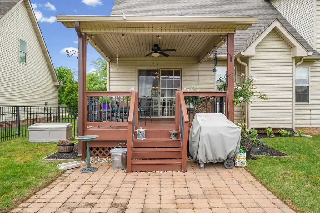 1141 Old Duke Drive Clarksville TN 37043