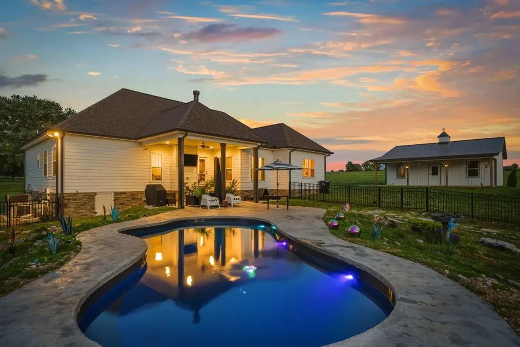 3378 New Hall Road Greenbrier TN 37073