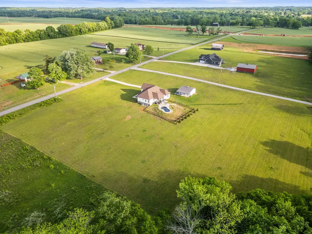 3378 New Hall Road Greenbrier TN 37073