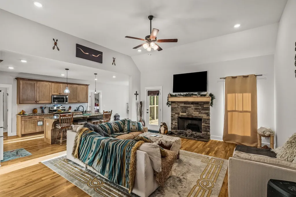 3378 New Hall Road Greenbrier TN 37073