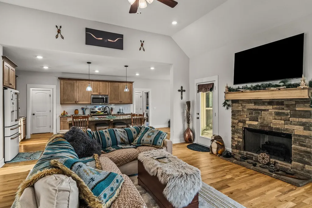 3378 New Hall Road Greenbrier TN 37073
