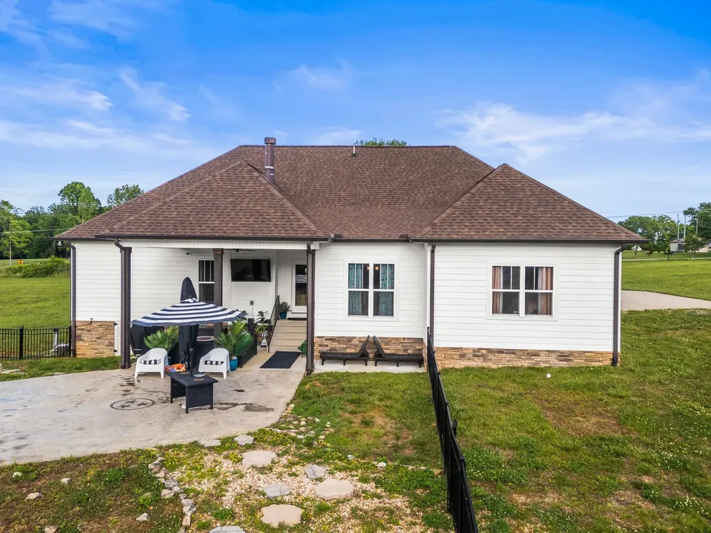 3378 New Hall Road Greenbrier TN 37073