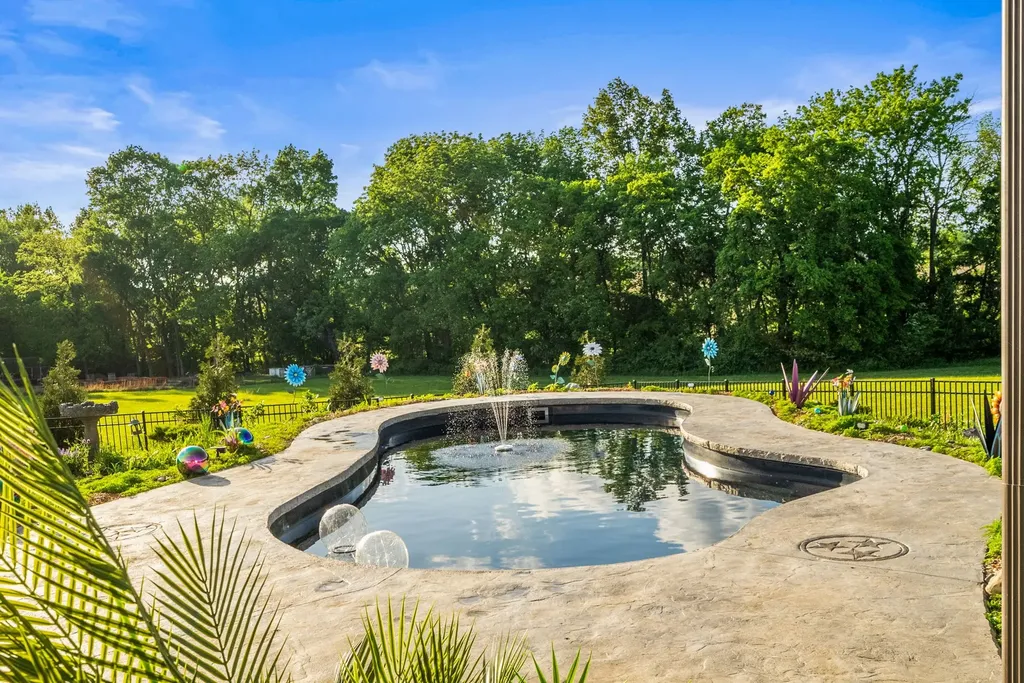 3378 New Hall Road Greenbrier TN 37073
