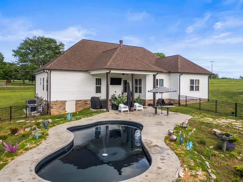 3378 New Hall Road Greenbrier TN 37073