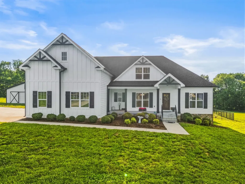 3378 New Hall Road Greenbrier TN 37073