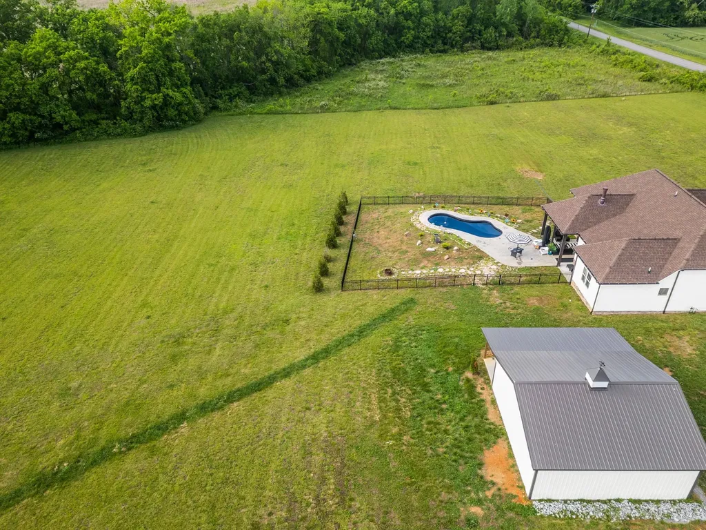 3378 New Hall Road Greenbrier TN 37073