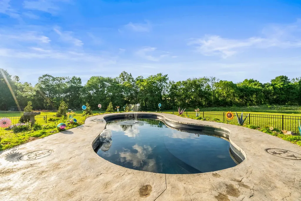 3378 New Hall Road Greenbrier TN 37073