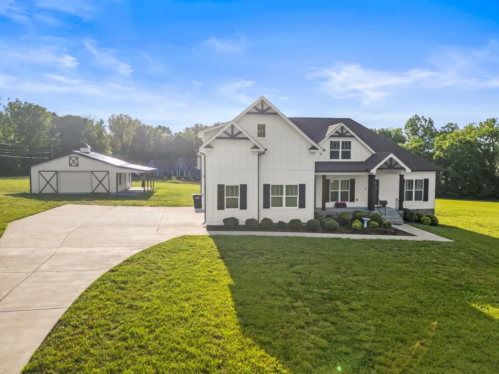 3378 New Hall Road Greenbrier TN 37073