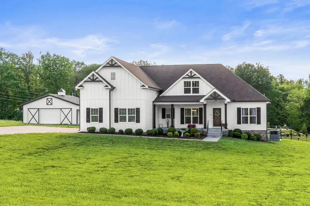 3378 New Hall Road Greenbrier TN 37073