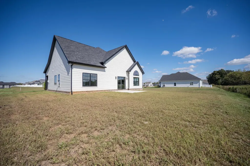 3407 Stonehorn Drive Bell Buckle TN 37020