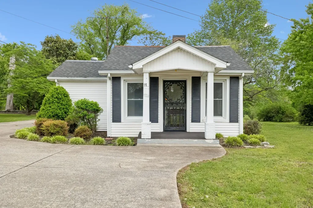 77 Main St, E Gordonsville TN 38563