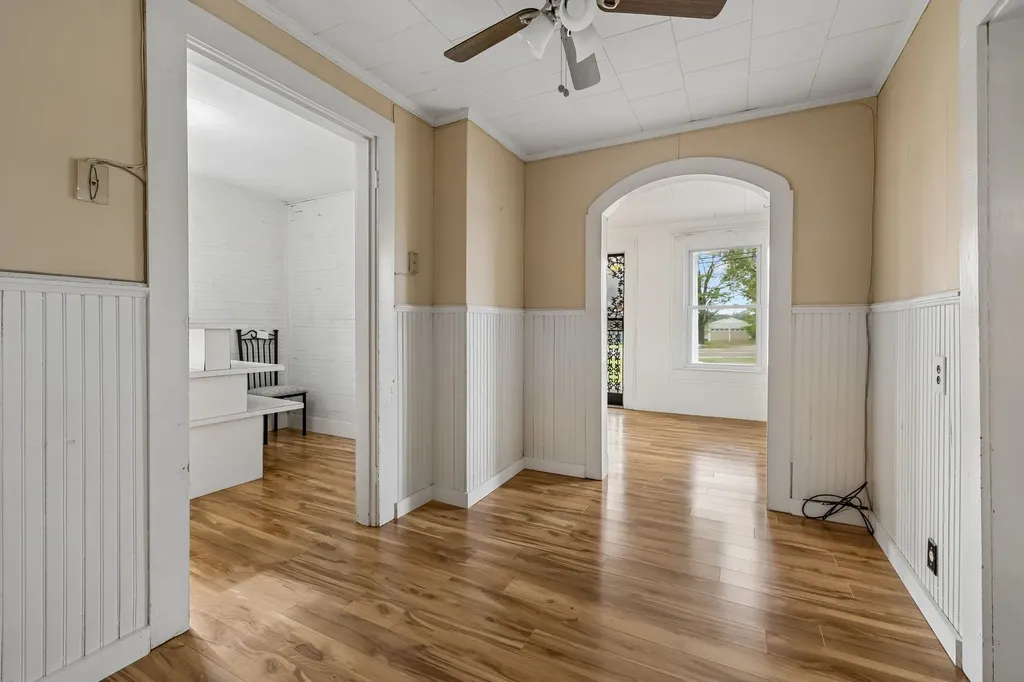 77 Main St, E Gordonsville TN 38563